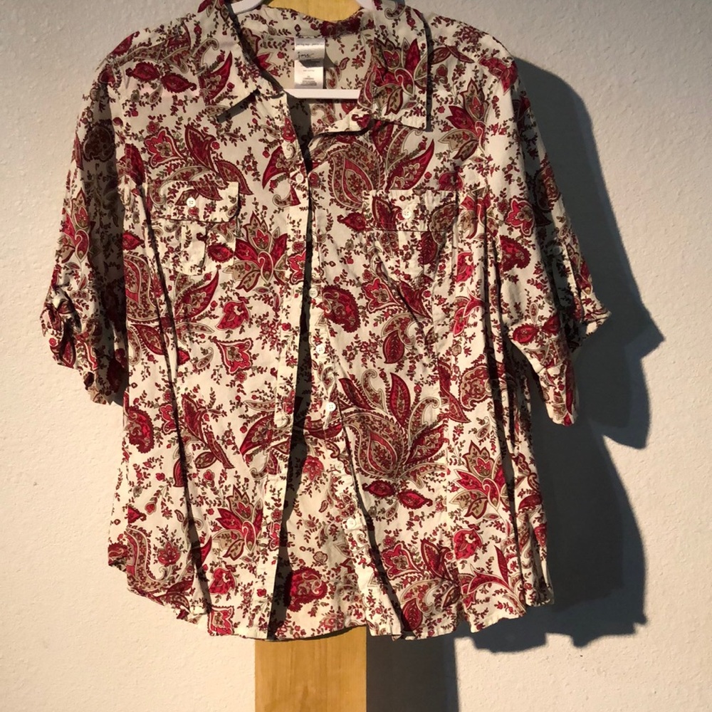 Cute button up shirt 2X